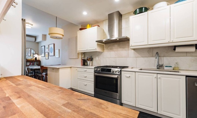Kensington House | Comfortable Stay in Historic, Brooklyn Brownstone