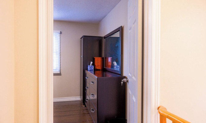 Ajax House | Comfy House in Ajax