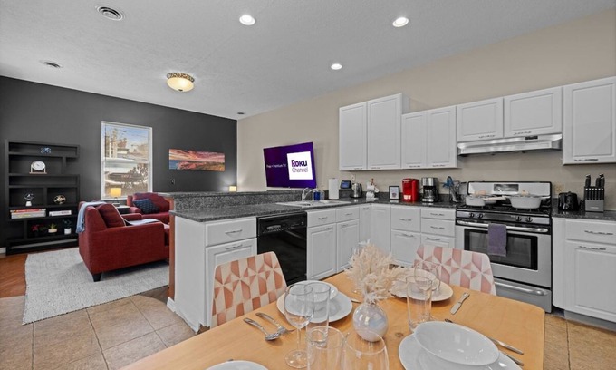 Soulard Apartment | Comfy King 1BR Heart of Soulard