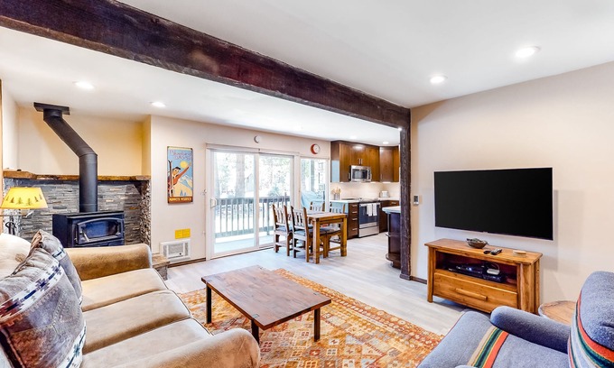 Mammoth Lakes Condo | Comfy mountain retreat near the Village with pool, tennis courts & hot tub