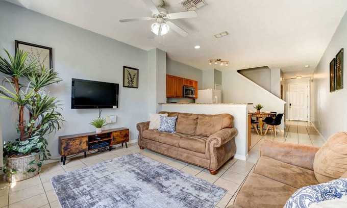 Crestwynd Bay House | Comfy Townhome Minutes from Disney