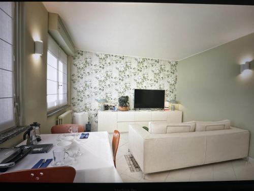 Albate Apartment | Comosole