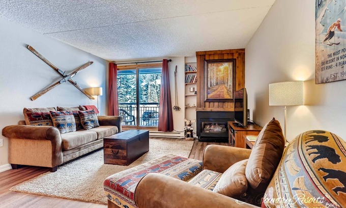Peak 9 Condo | Completely Renovated, Immaculate Condo. Steps Away from Downtown TE105