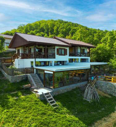Ilovita Cabin | Conacul Fruntea cu ceru