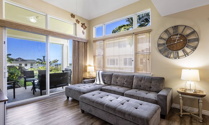 Kahaluu Bay House | 🏖️Concierge Included | Ocean View | Walk to Beach! | Cental AC