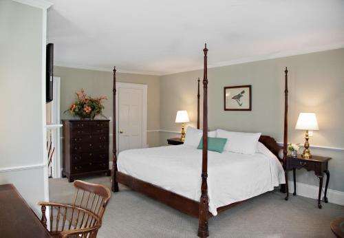 Concord Hotel | Concord's Colonial Inn
