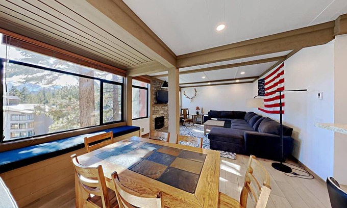 Mammoth Lakes Condo | Condo ∙ 2 bedrooms ∙ 5 guests