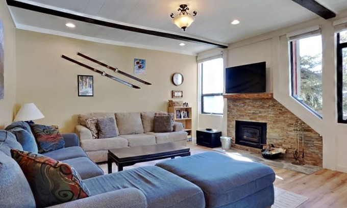 Mammoth Lakes Condo | Condo ∙ 2 bedrooms ∙ 6 guests
