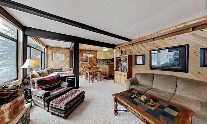 Mammoth Lakes Condo | Condo ∙ 2 bedrooms ∙ 6 guests