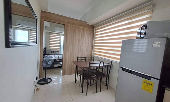 San Dionisio Condo | Condo 2Bedroom w/Balcony - near to Manila Airport