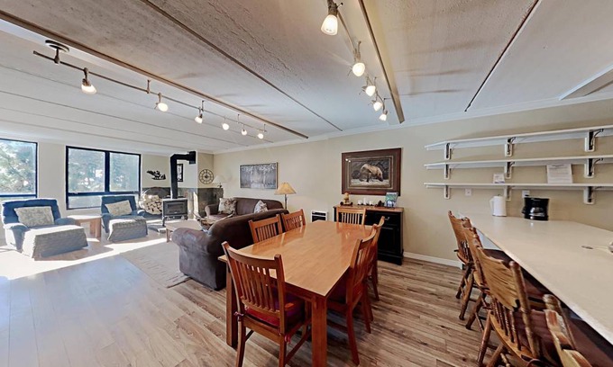 Mammoth Lakes Condo | Condo ∙ 3 bedrooms ∙ 8 guests