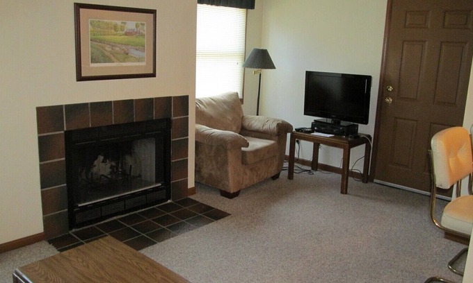 Notre Dame Apartment | Condo at the Unv. of Notre Dame, Football weekends, short and long term stays we