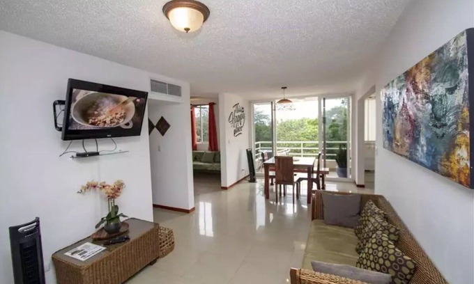 Barrio Santa Lucia Condo | Condo con piscina enorme a 200 metros de la playa