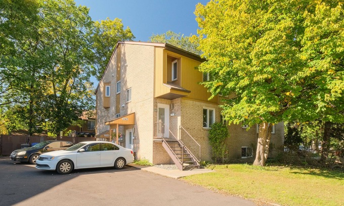 Longueuil Apartment | Condo Moderne 2 Chambres 15min du Centre Ville
