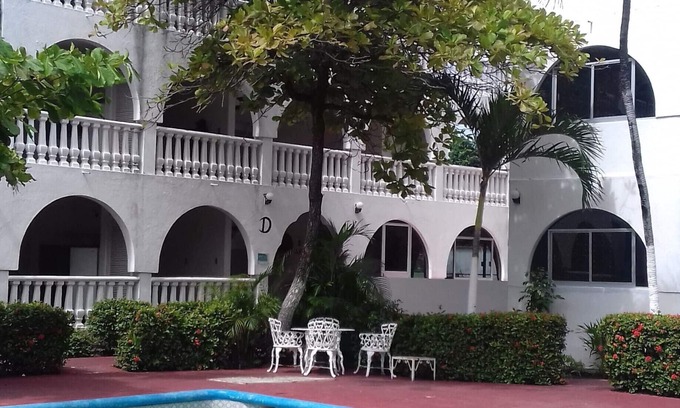 Caleta Condo | Condominio a 100 mts de las hermosas playas de Caleta y Caletilla