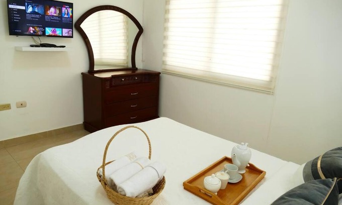 Guayaquil Apartment | Condominio Charito Suite 2G a 12 Min Malecon 2000