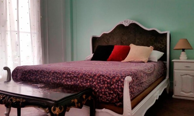 San Nicolas House | Congreso hotel