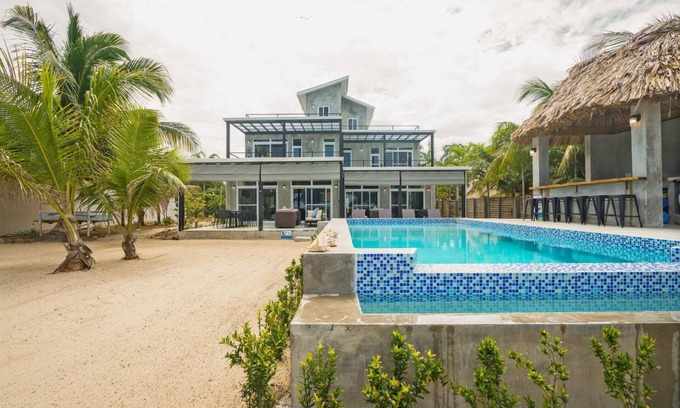 Placencia Condo | Conmigo Villas South - Oceanfront 3 Bedroom Condo w/Pool