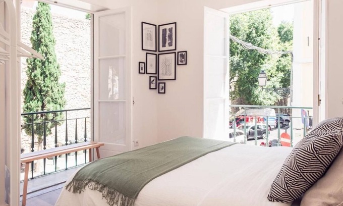 Santa Maria Maior Apartment | Conqvistador Apartment with balcony 1