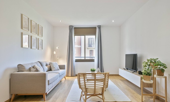Dreta de l'Eixample Apartment | consell de cent