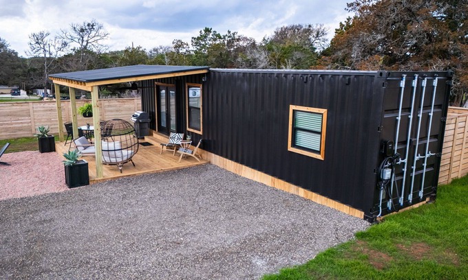 New Braunfels Cabin | Contained In Gruene! Hot Tub/Outdoor Shower