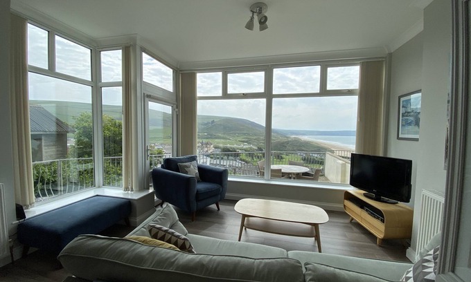 Mortehoe Apartment | Contemporary 2-Bed Apartment with Stunning Views over Woolacombe Bay
