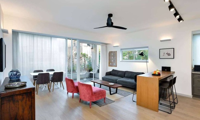 Tel Aviv Apartment | Contemporary 3BR in Shenkin by HolyGuest