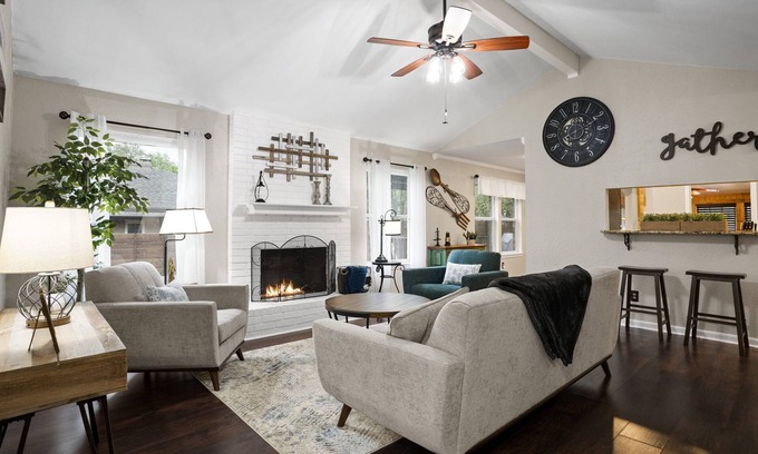 West Oak Hill House | ★ Contemporary 3BR Ranch in S. Central Austin ★