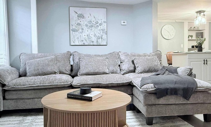 Pawtucket House | Contemporary Apartment- Prime Location to MBTA