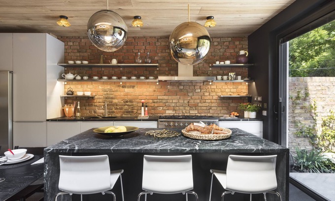 Kilburn House | Contemporary Boutique Residence