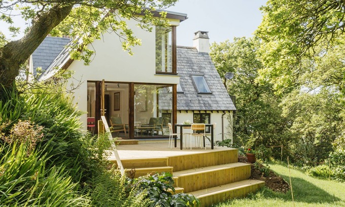 Widemouth Bay Cottage | Contemporary cottage retreat in secluded valley near sea. Sleeps 8