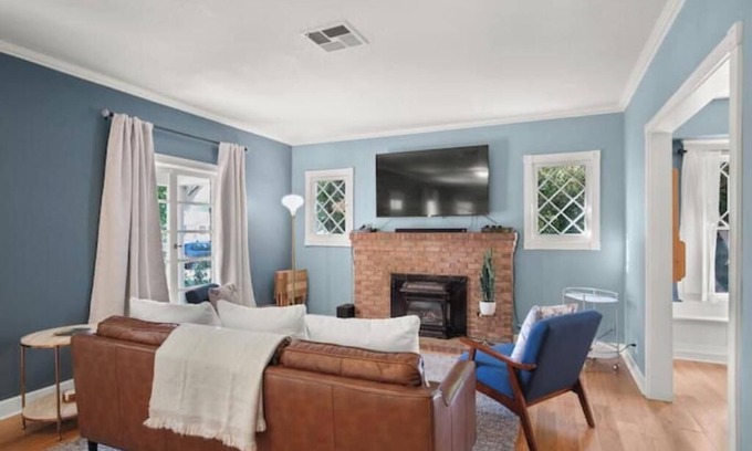 Modesto House | Contemporary craftsman-style home