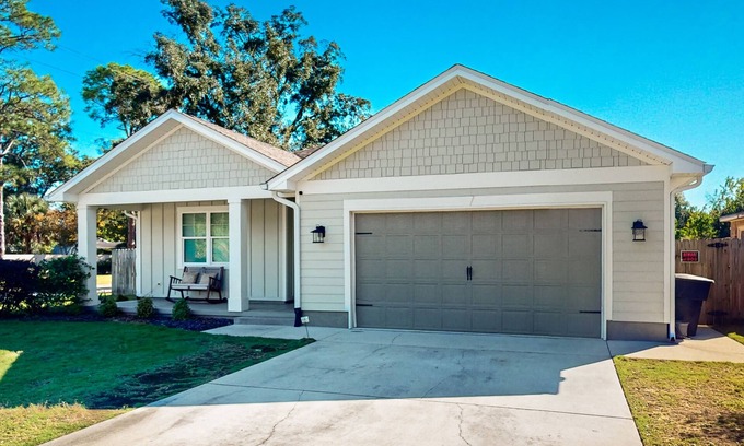 Southeast Pensacola House | Contemporary dog-friendly retreat with pool & patio - near shops & attractions