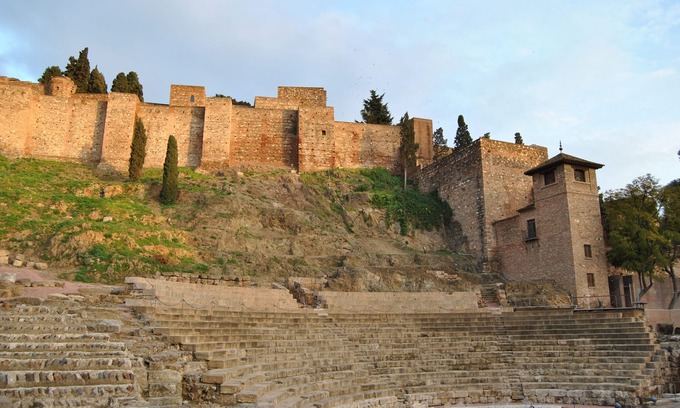San Felipe Neri Apartment | Contemporary Spacious Historic Malaga 3BR Near Picasso's Home