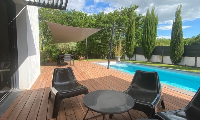 Vannes House | Contemporary villa with private pool close to the port of Vannes