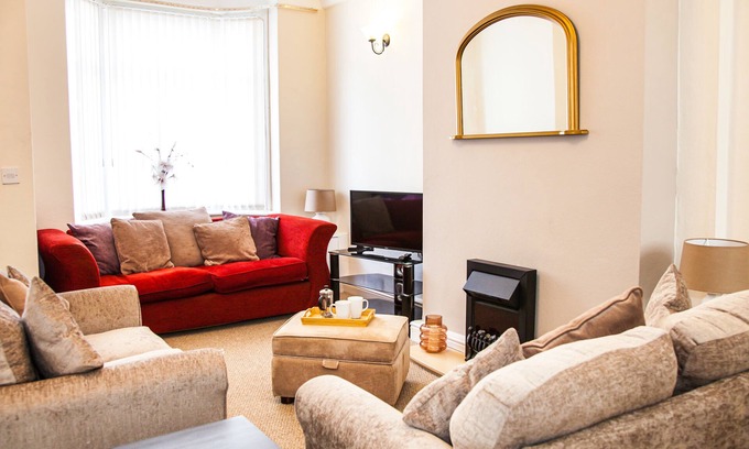 Middlesbrough House | Contractor house, sleeps 5, close to bars and restaurant's, long stays available