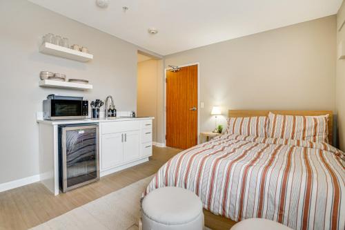 Blaine Apartment | Convenient Studio Stay Easy Access to Twin Cities