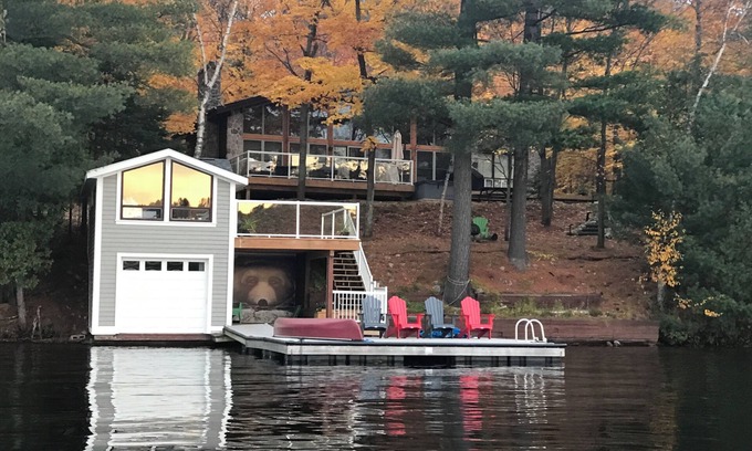 Novar Cottage | Conveniently located 4 Season Cottage with Hot Tub and amazing sunsets!