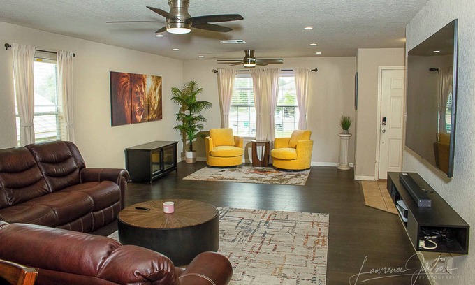 Converse House | Converse retreat just 19 minutes from Frost Bank Center