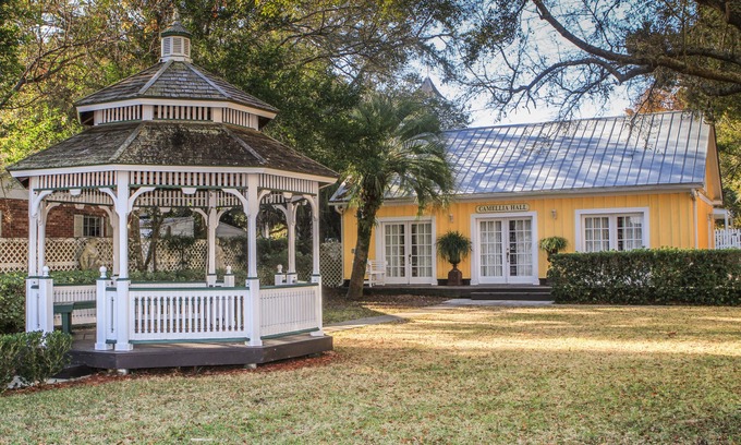 Historic Downtown Apalachicola Hotel | Coombs Inn & Suites, Ascend Hotel Collection