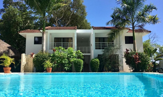 Playa Chiquita Hotel | Coral Blanco Hotel