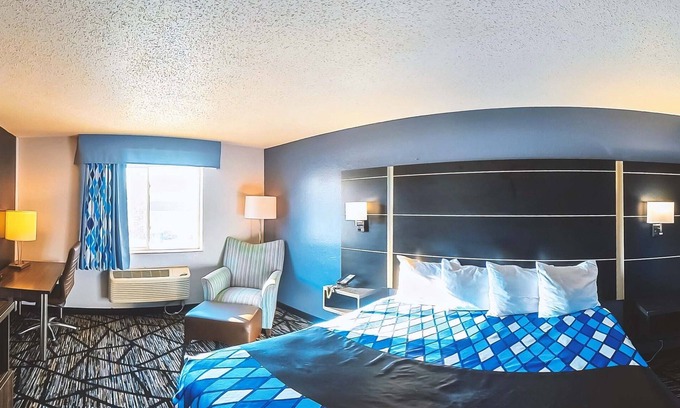 Blaine House | Coratel Inn & Suites Blaine - 1 Queen Bed Accessible Non-Smoking