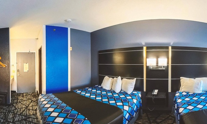 Blaine House | Coratel Inn & Suites Blaine - Standard 2 Queen Bed Non-Smoking