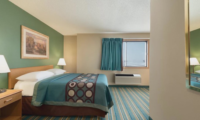 New Richmond Hotel | Coratel Inn & Suites New Richmond - Comfort 1 King Bed Non-Smoking