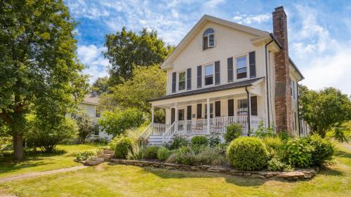 Lee House | Cordelia by AvantStay Amazing Backyard 10mins from Stockbridge