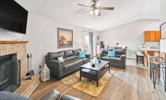 Corinth House | Corinth Getaway w/Deck ~ 11 Mi to Ark Encounter!