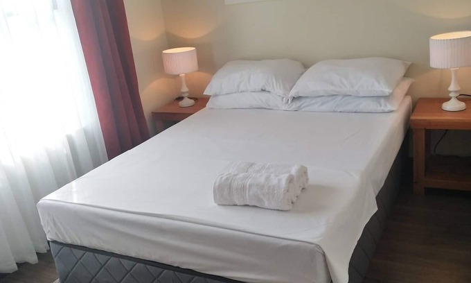 Basak Condo | Corner Unit @ 11th floor w/Basement Parking