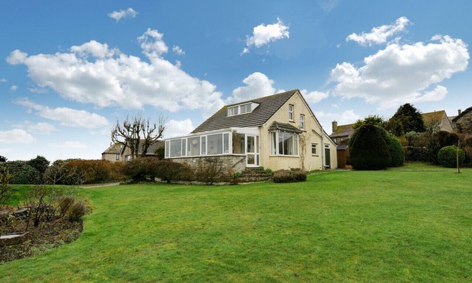 Worth Matravers House | Cornerways - Four Bedroom House, Sleeps 8
