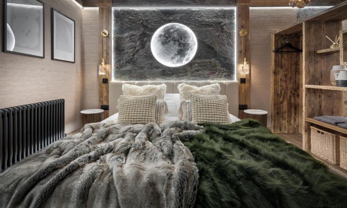 Lindale House | Coronation Cottages, Modernised 200-Year-Old Lake District Cottage Getaway for Two