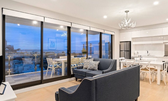Port Melbourne Apartment | Corporate Keys Premier 2 Bedroom in The Hamptons